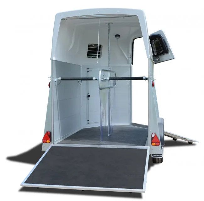Montana 2 paard trailer met voorlader.webp